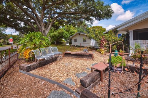 1137 21st Ave, Saint Petersburg, FL 33704-4149