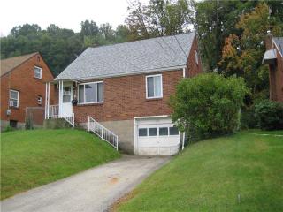 435 Cedar St, Jeannette, PA 15644-2523