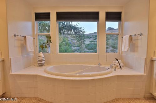 5391 Evening Sky Dr, Simi Valley CA  93063-5744 exterior