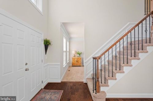 15340 Wits End Dr, Woodbridge VA  22193-5889 exterior