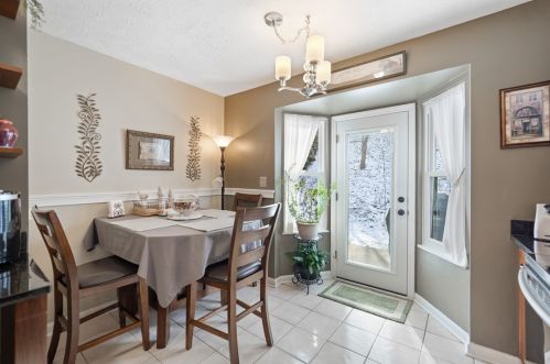 7044 Clubview Dr, Bridgeville PA  15017-1097 exterior