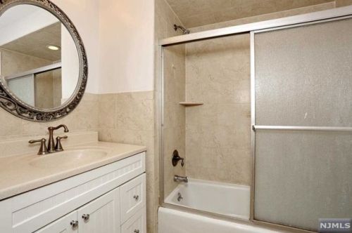 60 Madison Ave, Dumont NJ 07628-2317 exterior