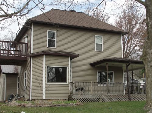 303 State St, La Farge, WI 54639-8059