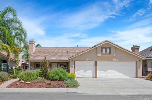1020 Meadowlake Ln, Lake Elsinore, CA 92530-5346