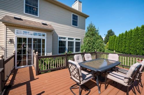 4721 Reston Dr, Easton PA  18040-6756 exterior