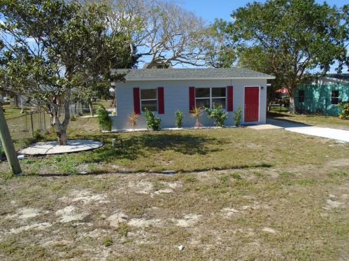 2405 3rd Ave, Vero Beach FL  32962-8226 exterior