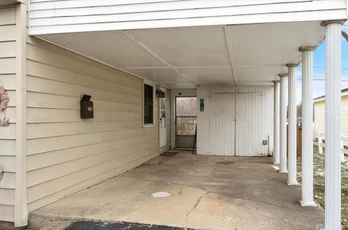 49 Lawson Ave, New Lebanon OH  45345-1415 exterior