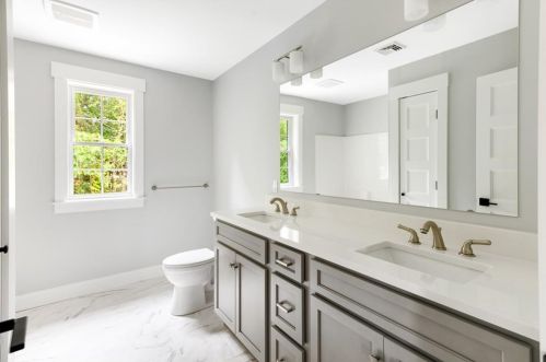 330 Plain Meeting House Rd, West Greenwich RI  02817-2050 exterior