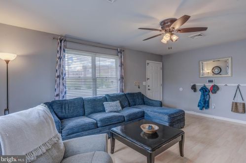 107 8th St, Laurel DE  19956-1401 exterior