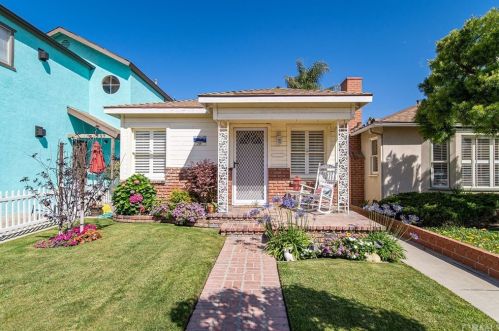 239 7th St, Seal Beach, CA 90740-6162
