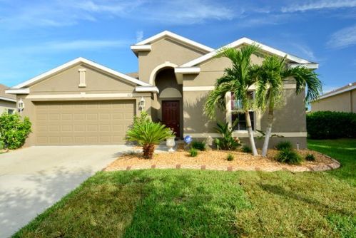 812 Parker Den Dr, Ruskin, FL 33570-2003