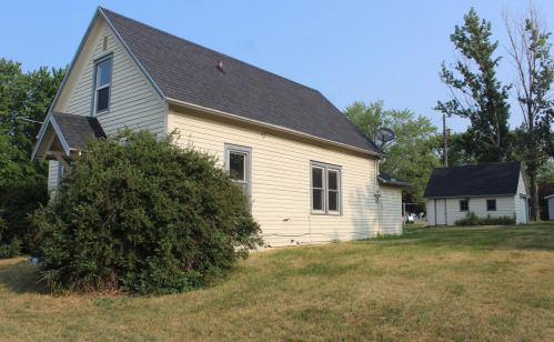 500 7th St, Starbuck, MN 56381-9540