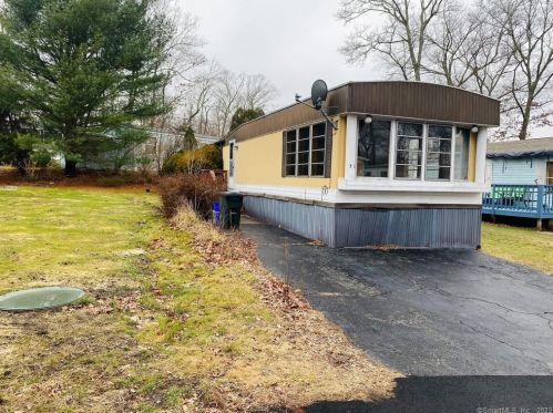73 Circle Dr, Stonington, CT 06378-1507