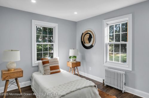 961 Front St, Tinton Falls NJ  07701-5615 exterior