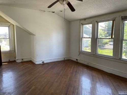 432 Stuyvesant Ave, Irvington NJ  07111-2046 exterior