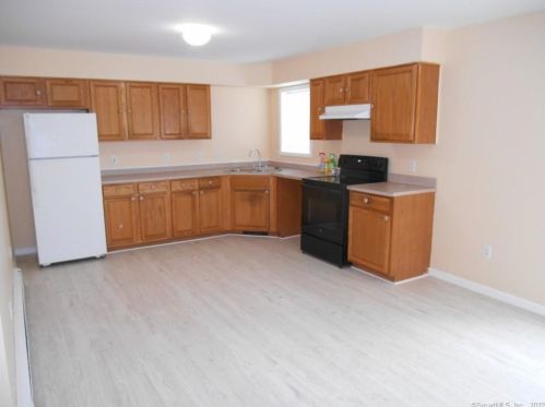45 Laurel Ct, Bridgeport CT  06605-1129 exterior