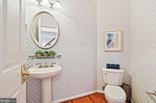 3211 Winter Sun Ter, Herndon VA  20171-1939 exterior