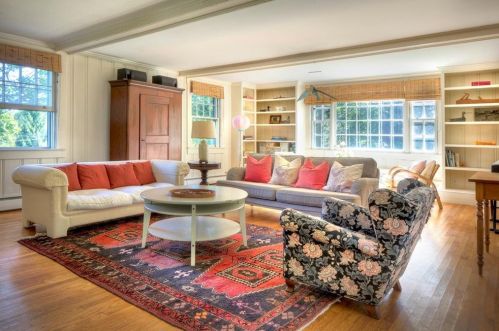 124 Green End Ave, Middletown RI  02842-7007 exterior