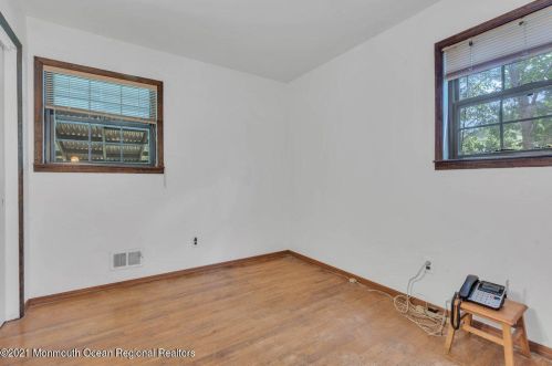 6 Vermont Ave, Jackson Twp NJ  08527-1522 exterior