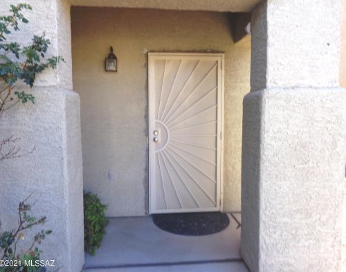 5756 Manta Ray Rd, Tucson, AZ 85706-3539