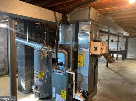 6862 Waldorf Ave, Camden NJ  08105-2821 exterior