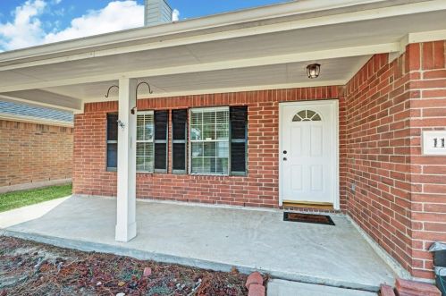 1106 Andover Dr, Pearland TX  77584-2270 exterior