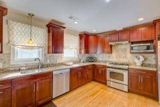 72 Washington St, Newton MA  02458-2220 exterior