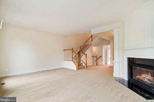 14631 Weeburn Way, Woodbridge VA  22191-4043 exterior