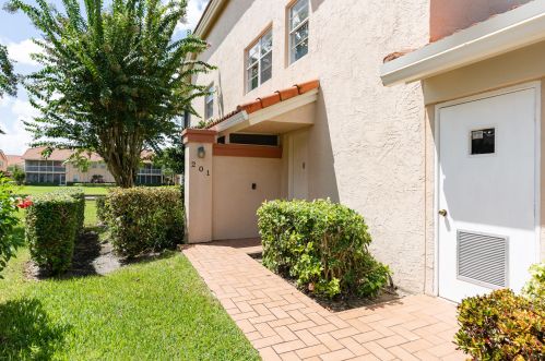 7019 Summer Tree Dr, Boynton Beach, FL 33437-6101