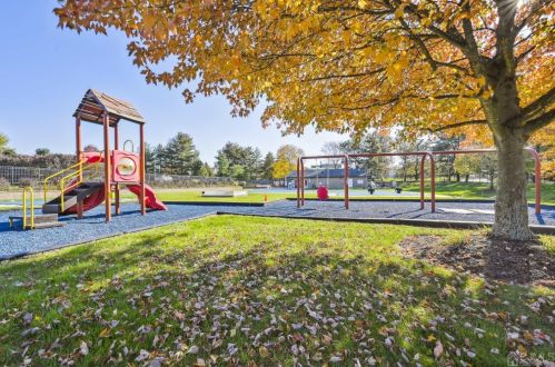 154 Locust Ct, Flemington NJ  08822-2001 exterior