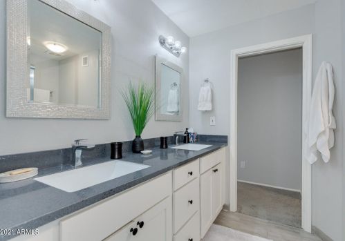 4919 Granite Reef Rd, Scottsdale AZ  85251-1726 exterior