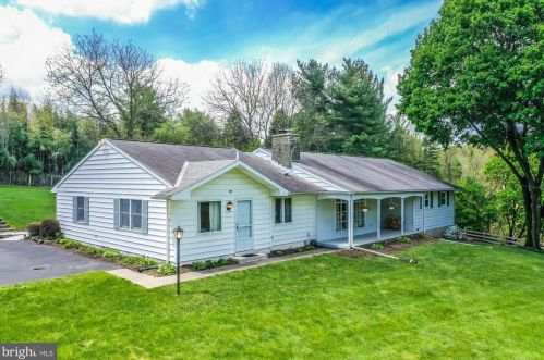102 Grandview Rd, Downingtown, PA 19335-1005