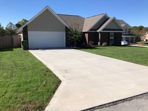 1131 Cherbourg Dr, Maryville, TN 37801-9340