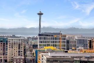 131 Bellevue Ave, Seattle WA  98102-5528 exterior