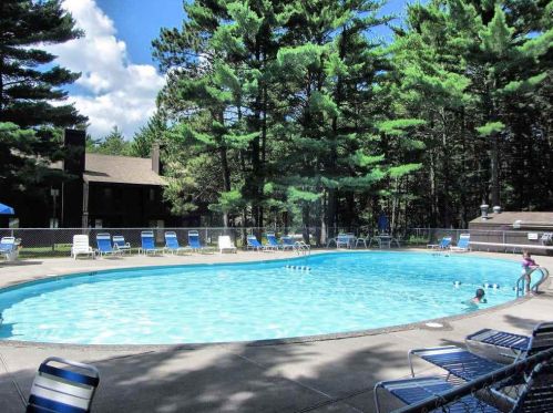 1 Fir Trl, Wisconsin Dells WI  53965-8848 exterior