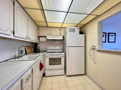 225 Southampton B, West Palm Beach, FL 33417-2345