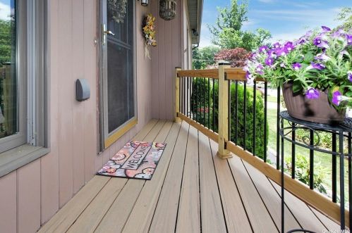 23 Cedar Rd, San Remo, NY 11754-3403