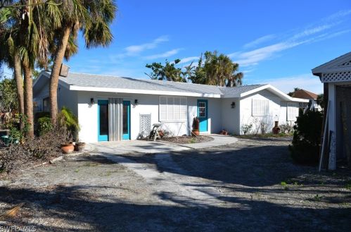 450 Birdsong Pl, Sanibel, FL 33957-4335
