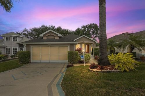 6004 Armada St, Tavares, FL 32778-9250