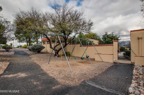 7204 Camino Vecino, Tucson AZ 85715-3418 exterior