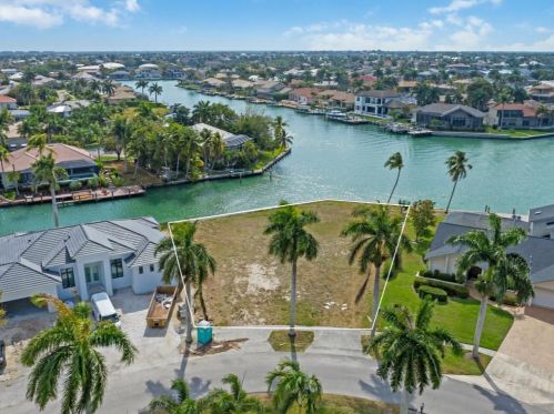 465 Adirondack Ct, Marco Island, FL 34145-4503