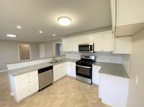 909 Peggy St, Deer Park TX  77536-3323 exterior
