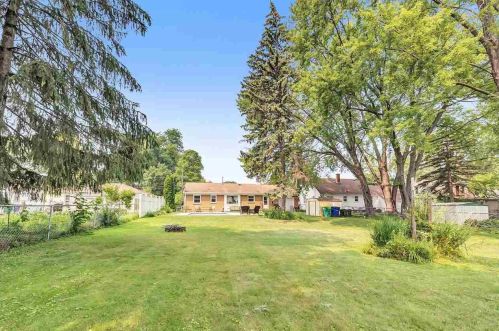 919 14th Ave, Green Bay, WI 54304-2510