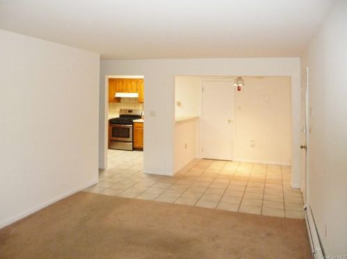246 Concord Ln, Middletown, NY 10940-6655