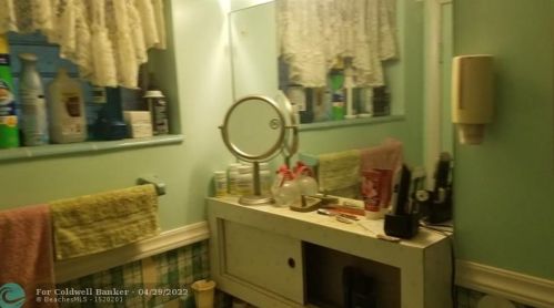 7330 1 Ct, Hollywood FL 33024-7212 exterior