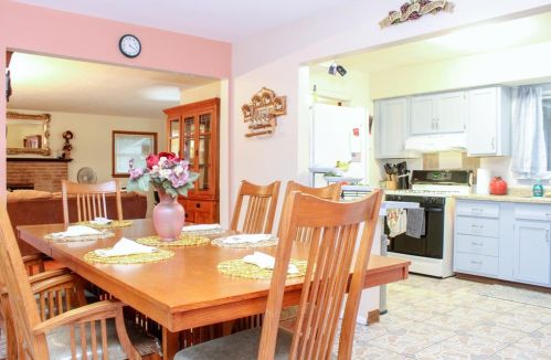 4219 Rutledge St, Gary, IN 46408-2370