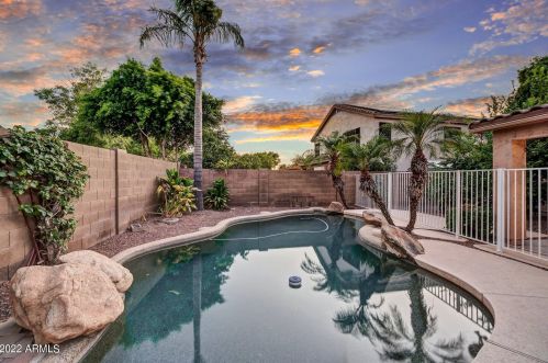 1065 Park Ave, Gilbert, AZ 85233-5243