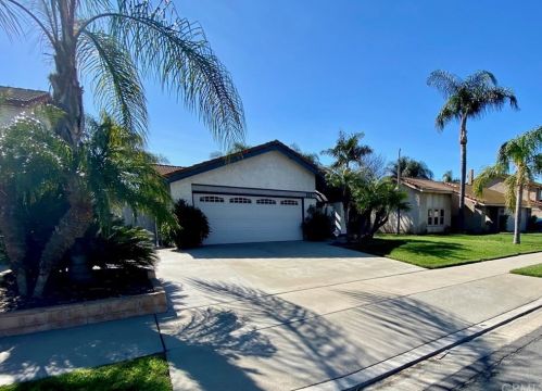 121 Blue Jay Way, Ontario, CA 91762-6606