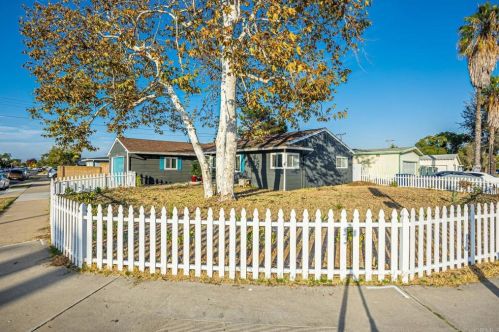 1099 Johnson Ave, El Cajon CA  92020-7354 exterior