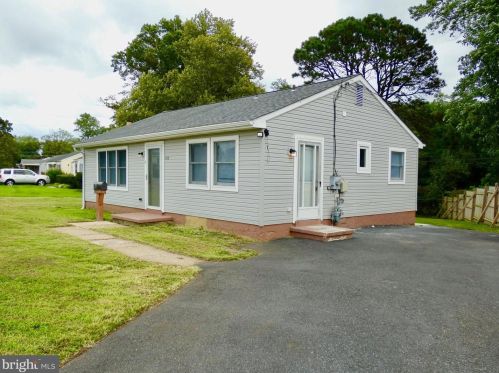 445 Moores Ln, New Castle, DE 19720-4476